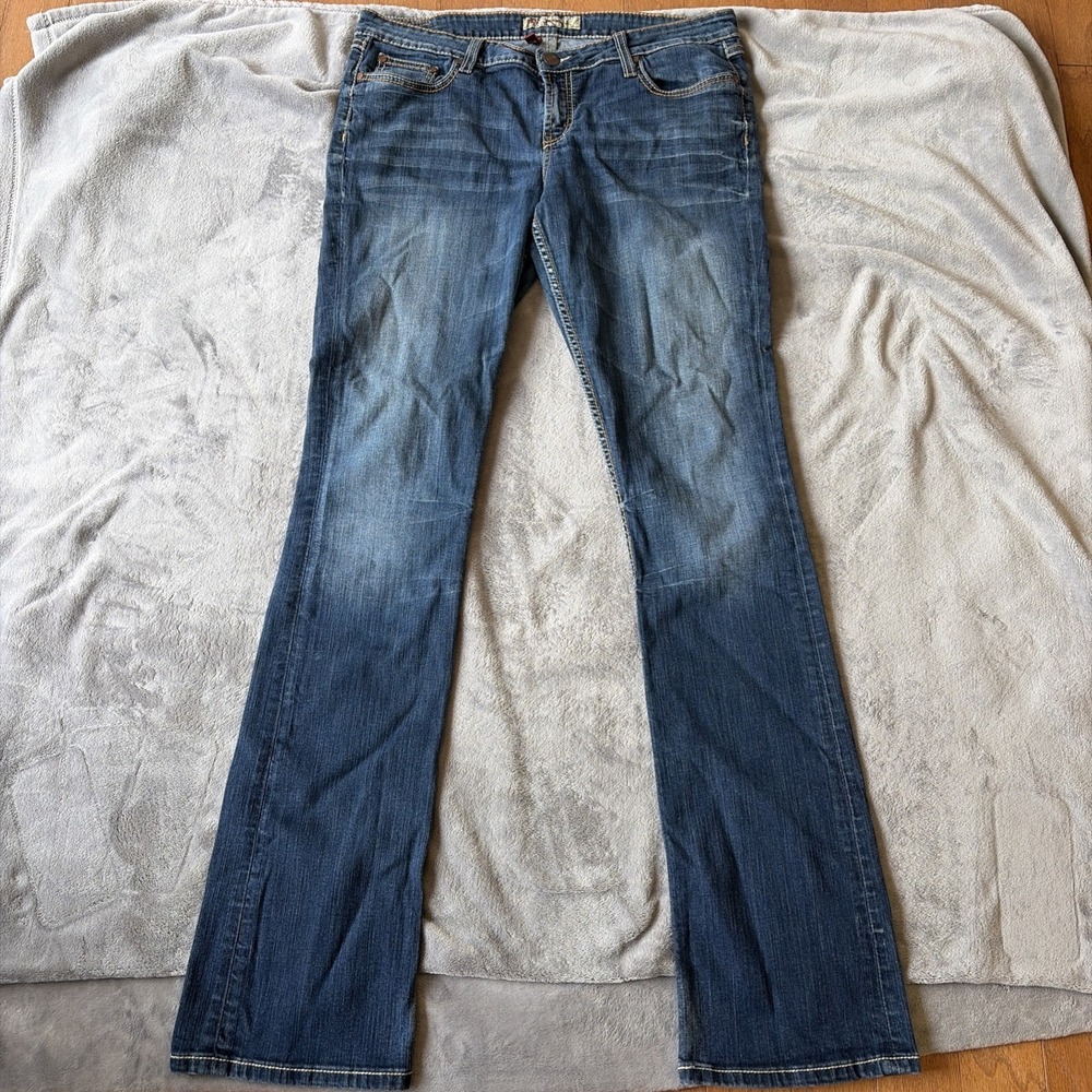 BKE Sabrina Women's Bootcut Jeans Distressed Flap Pocket Medium Wash Sz 37x36